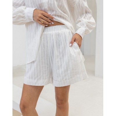 Білий костюм з шортами 111705 Білий костюм з шортами 111705