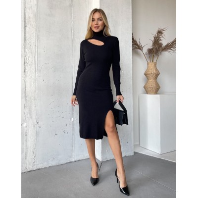 Чорна сукня з вирізом 111783 Чорна сукня з вирізом 111783