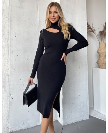 Чорна сукня з вирізом 111783