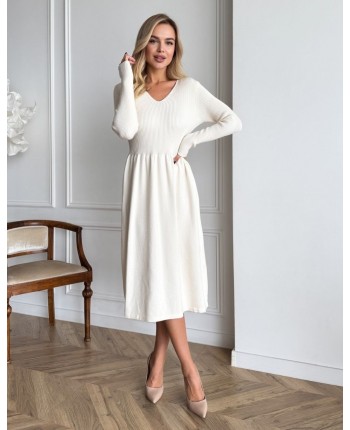 Платье с пишной юбкой молочное 111766