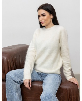 Пухнастый шерстяной свитер молочный 111821