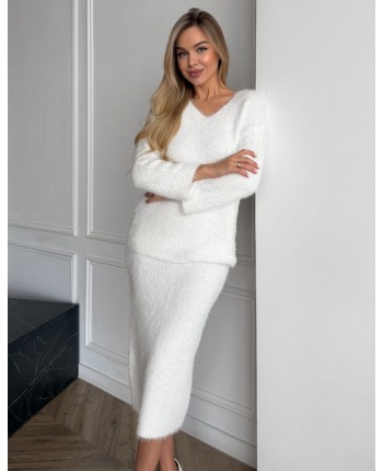 Пухнастий белий костюм 111841