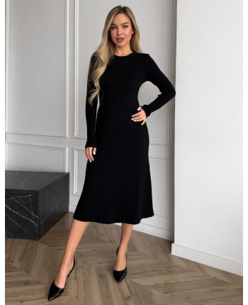 Трикотажное платье миди черное 111843