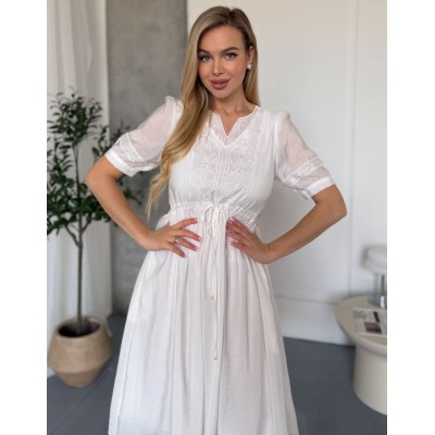 Біла сукня з вишивкою 111857 Біла сукня з вишивкою 111857