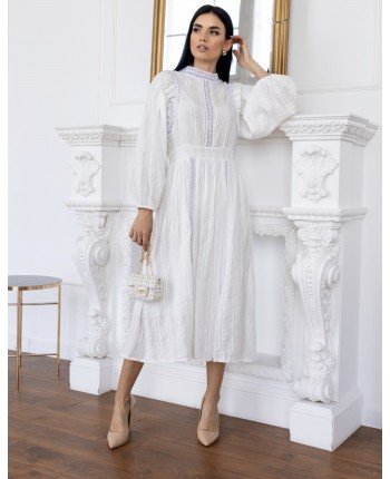 Платье с кружевными вставками белое 111447